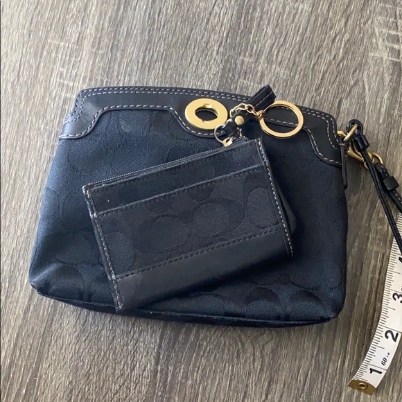 Coach Sling Purse - Picture 3 of 3